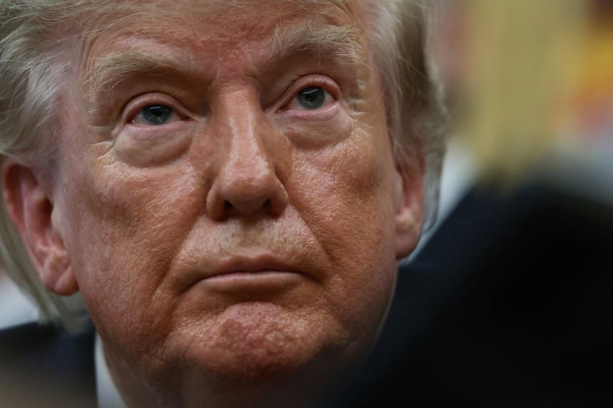 トランプ米大統領が先月31日、ホワイトハウスで記者らと対話している。［写真 ロイター＝聯合ニュース］