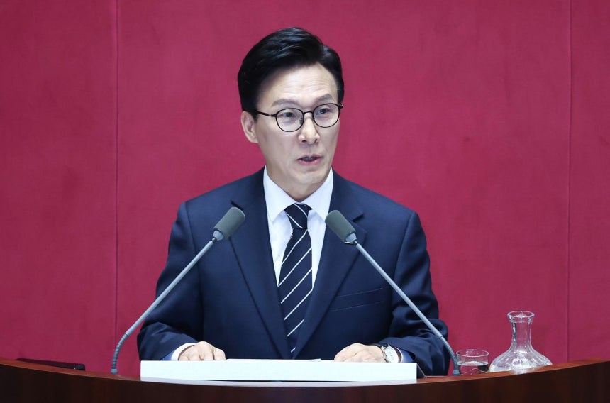 韓国与党「共に民主党」の金民錫（キム・ミンソク）代表が7日、国会本会議での交渉団体代表演説で「米国の圧倒的な覇権は弱まり、韓国の自主的力量は増したことが韓米関係の変化の本質」と述べた。イム・ヒョンドン記者