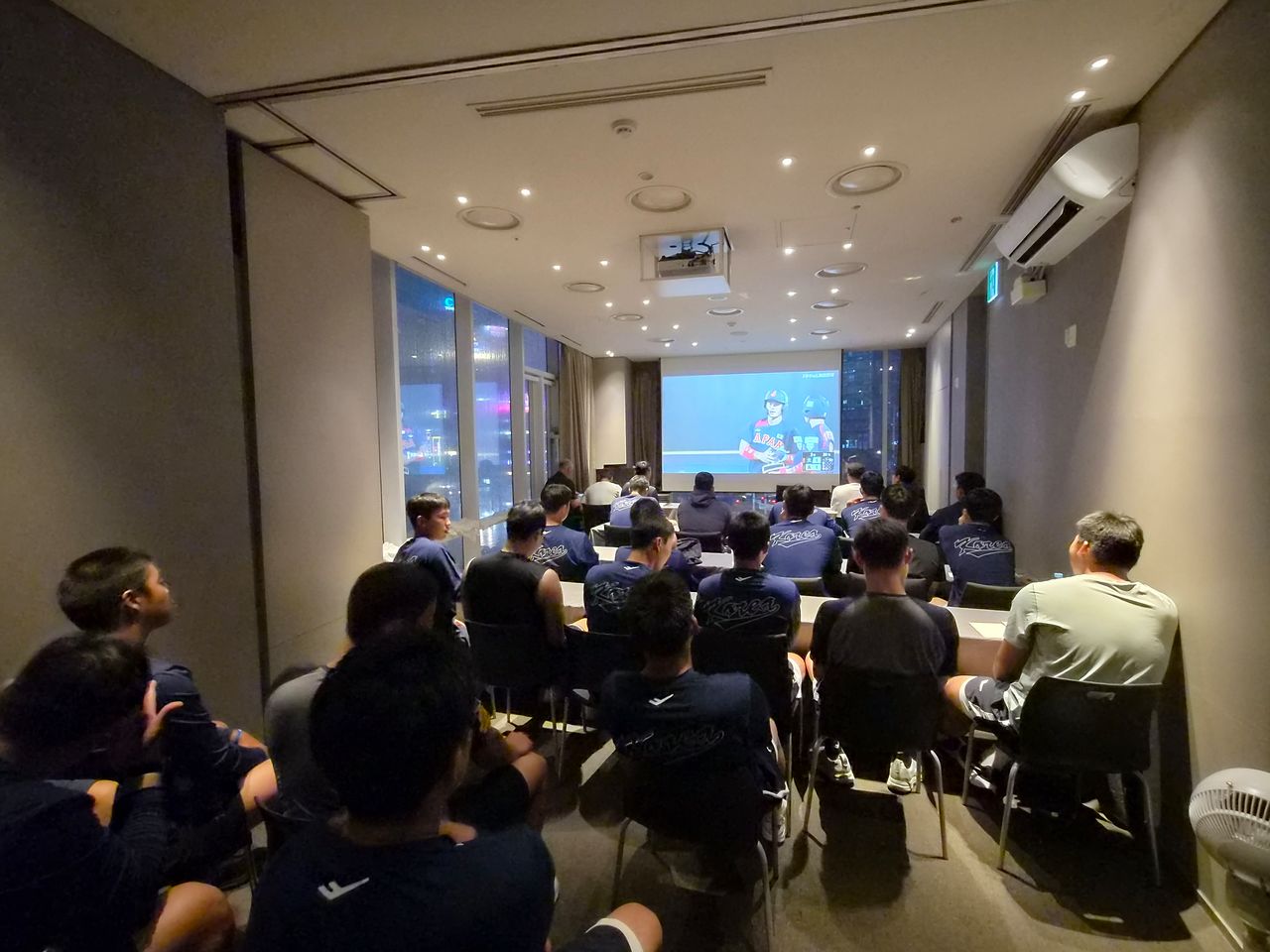  日本の戦力を分析するU18アジア選手権の韓国代表チーム コ・ボンジュン記者
