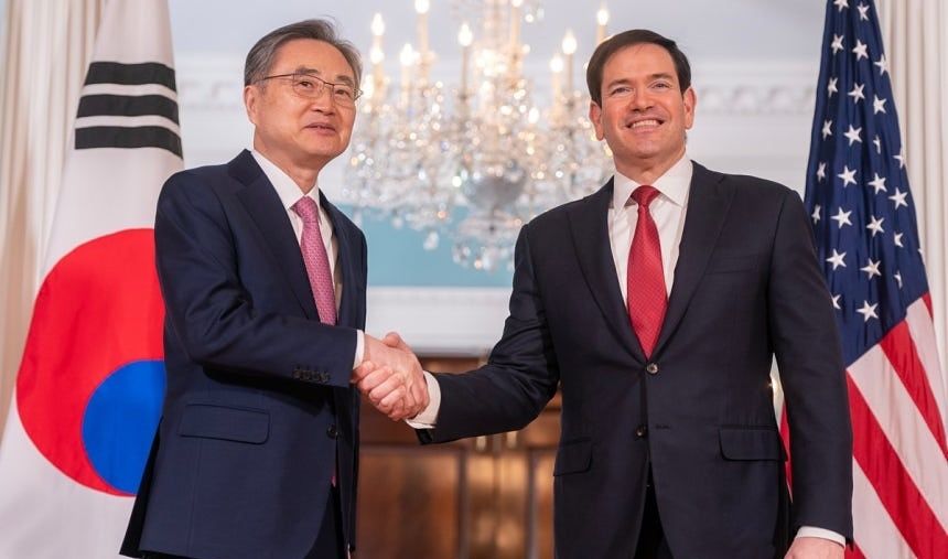 趙顯（チョ・ヒョン、左）韓国外交部長官とマルコ・ルビオ米国務長官。［聯合ニュース］