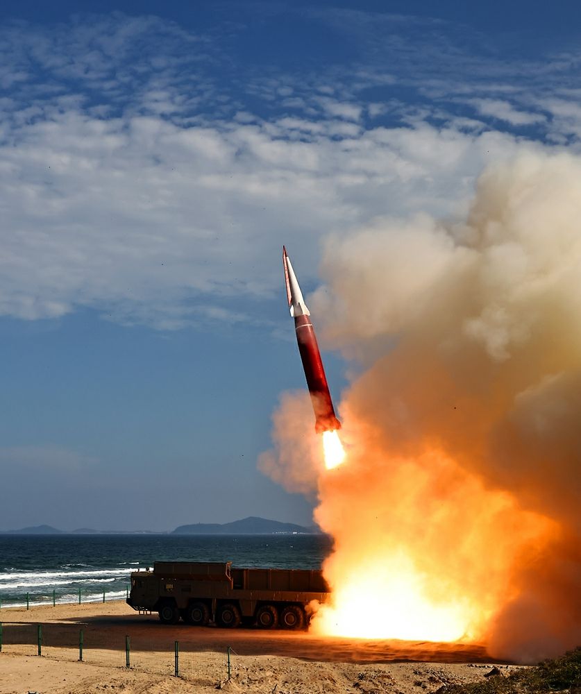 朝鮮労働党機関紙の労働新聞は22日の報道で、20日に実施した短距離弾道ミサイル（SRBM）の試験発射について「兵器システム技術の高度化において重大な意義を持つ新型兵器試験だった」と明らかにした。［ニュース1］