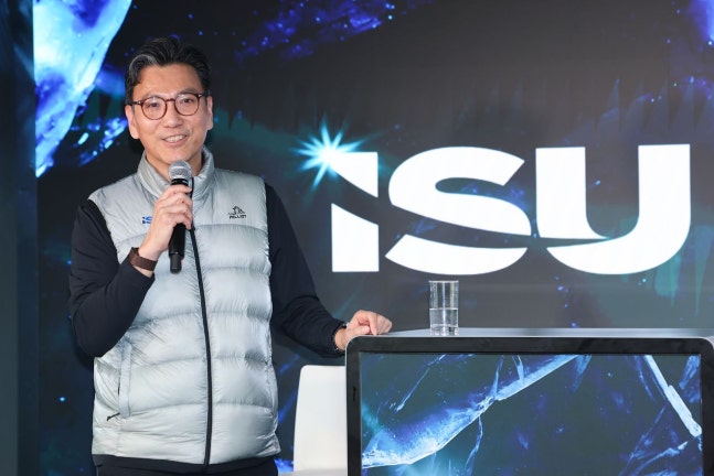金載烈（キム・ジェヨル）国際オリンピック委員会（IOC）委員兼国際スケート連盟（ISU）会長が9日（現地時間）、伊ミラノのNHミラノコングレスセンターで開かれた記者懇談会で発言している。［聯合ニュース］