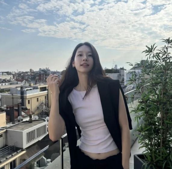 GK金承奎（キム・スンギュ）の妻、キム・ジンギョンさん。［SNS キャプチャー］